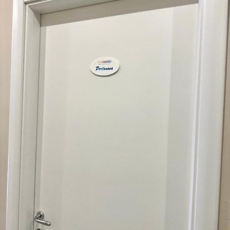 살레르노 Tuttoincentro B&B 외부 사진