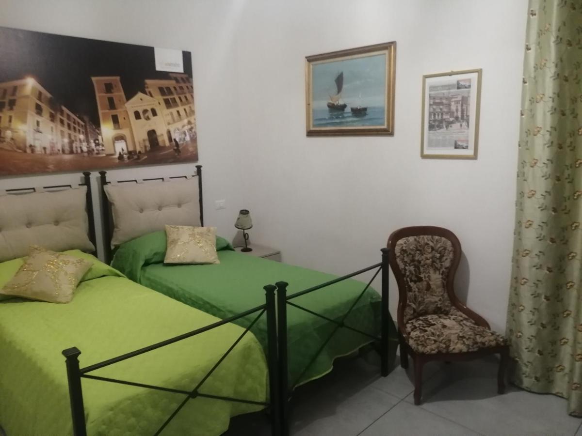 살레르노 Tuttoincentro B&B 외부 사진