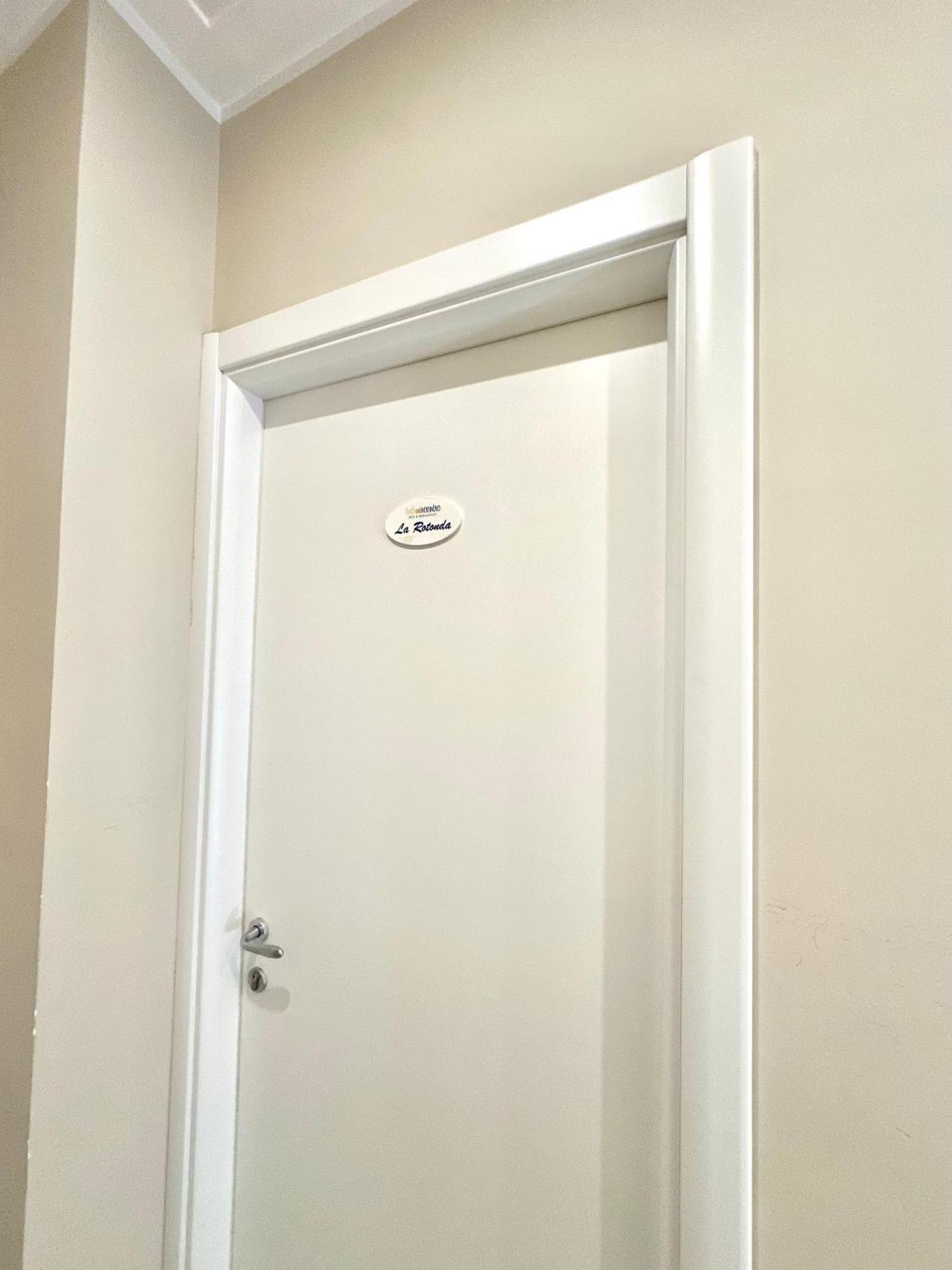 살레르노 Tuttoincentro B&B 외부 사진