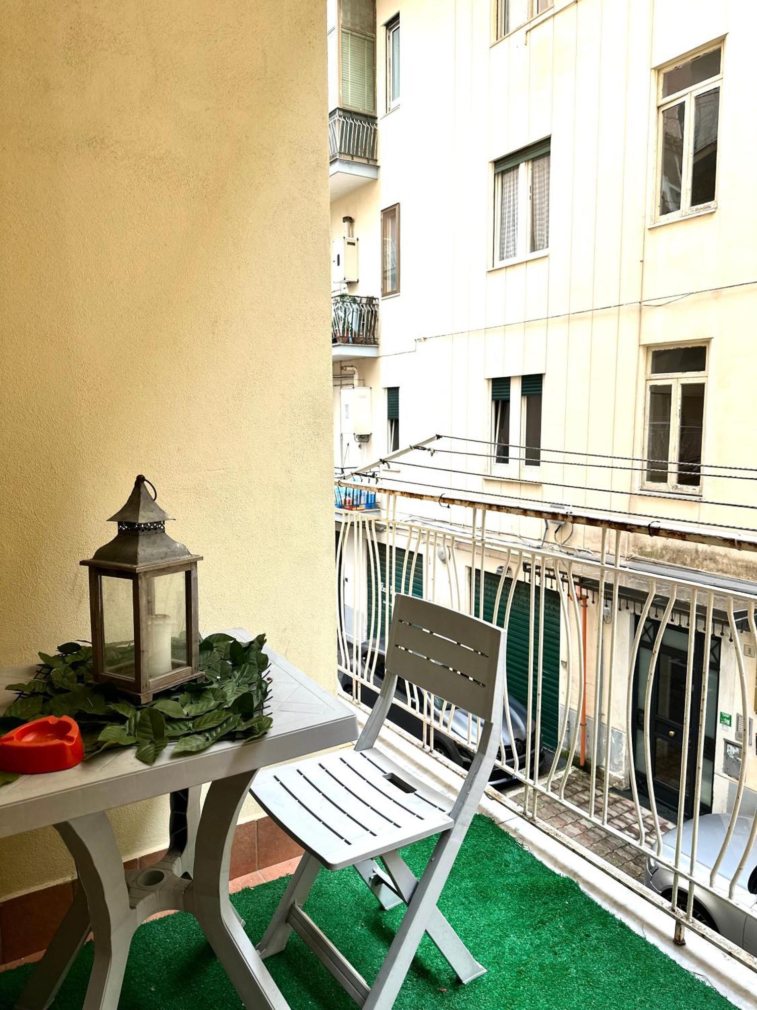 살레르노 Tuttoincentro B&B 외부 사진