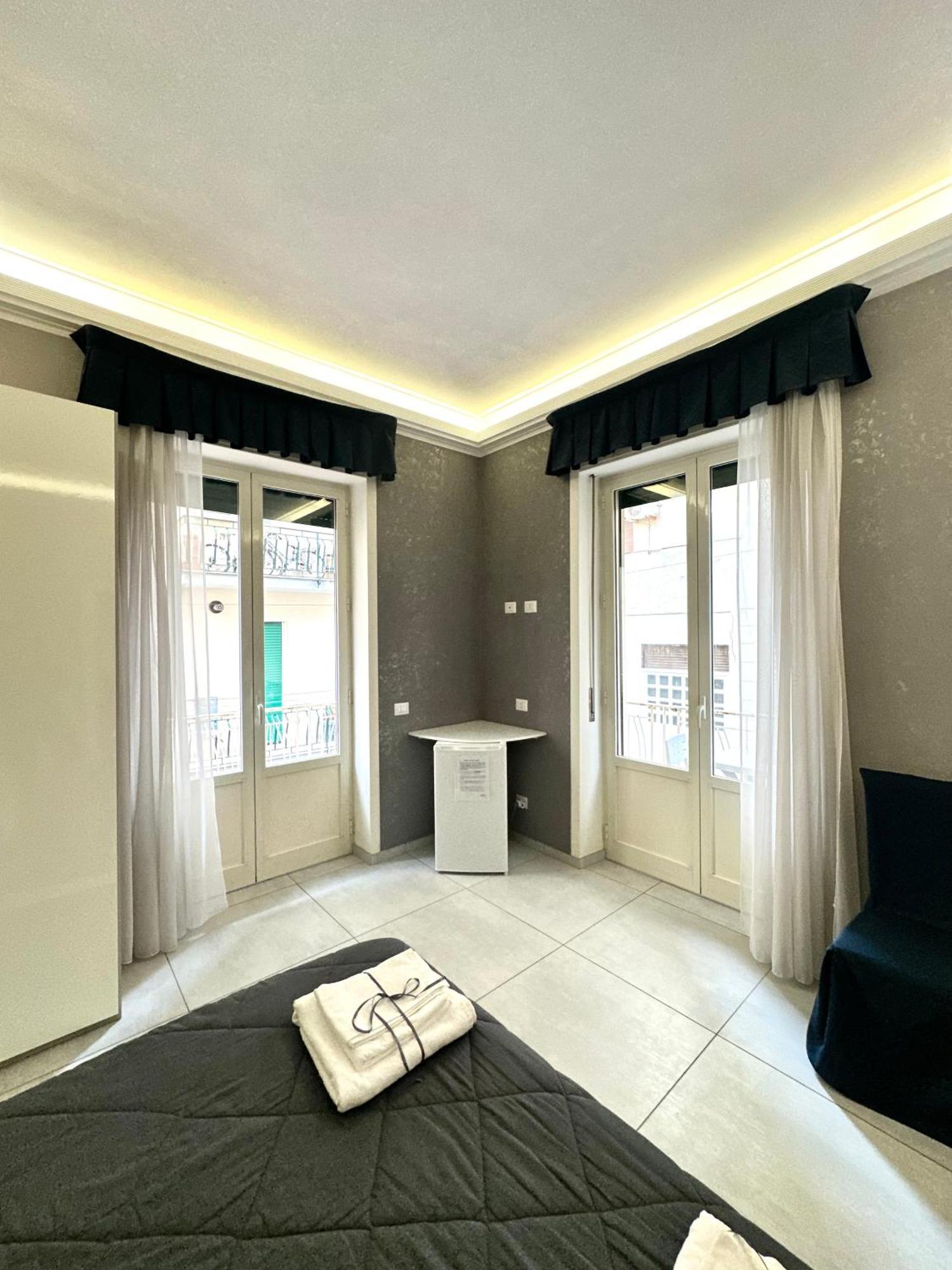 살레르노 Tuttoincentro B&B 외부 사진