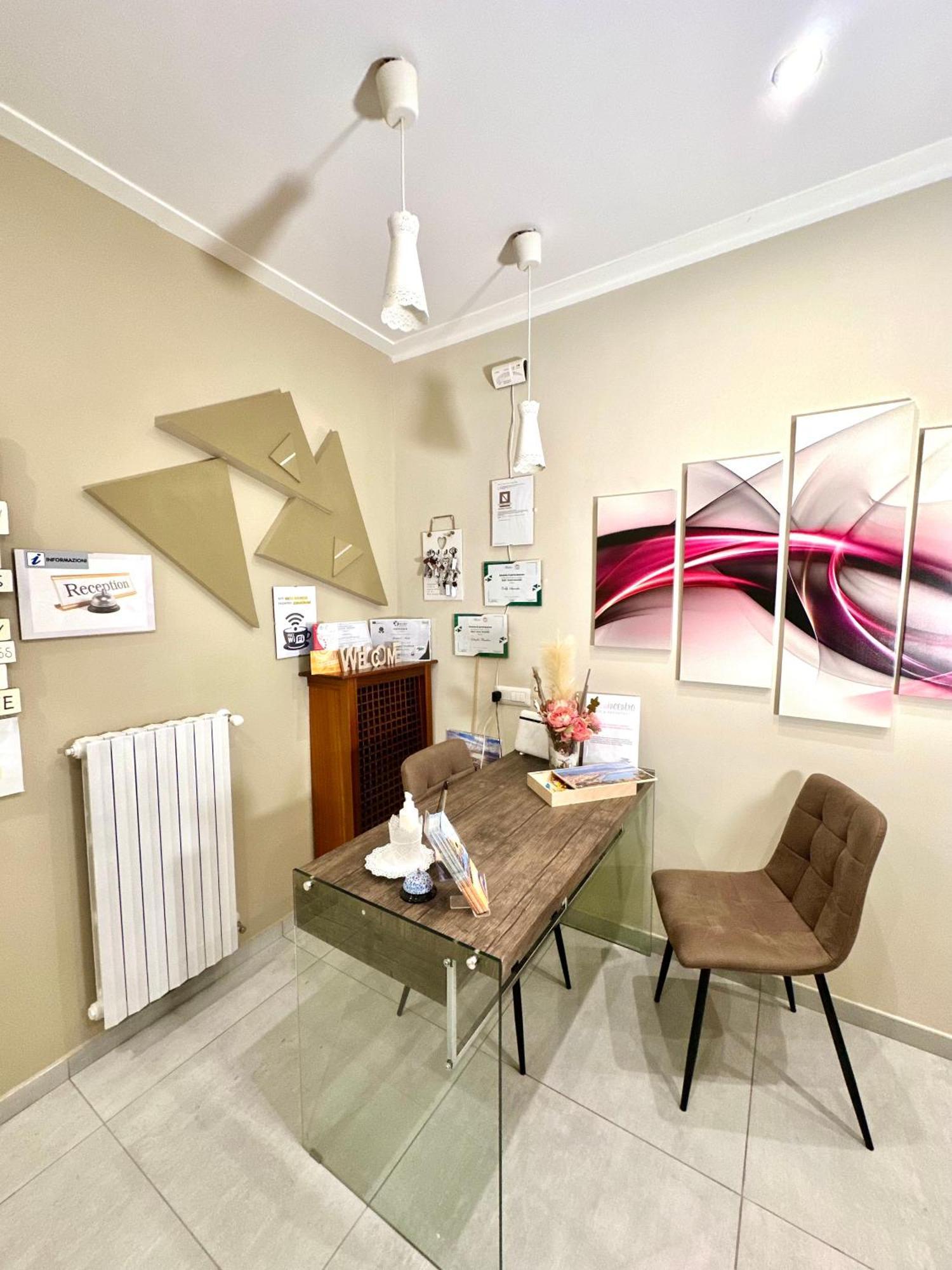 살레르노 Tuttoincentro B&B 외부 사진