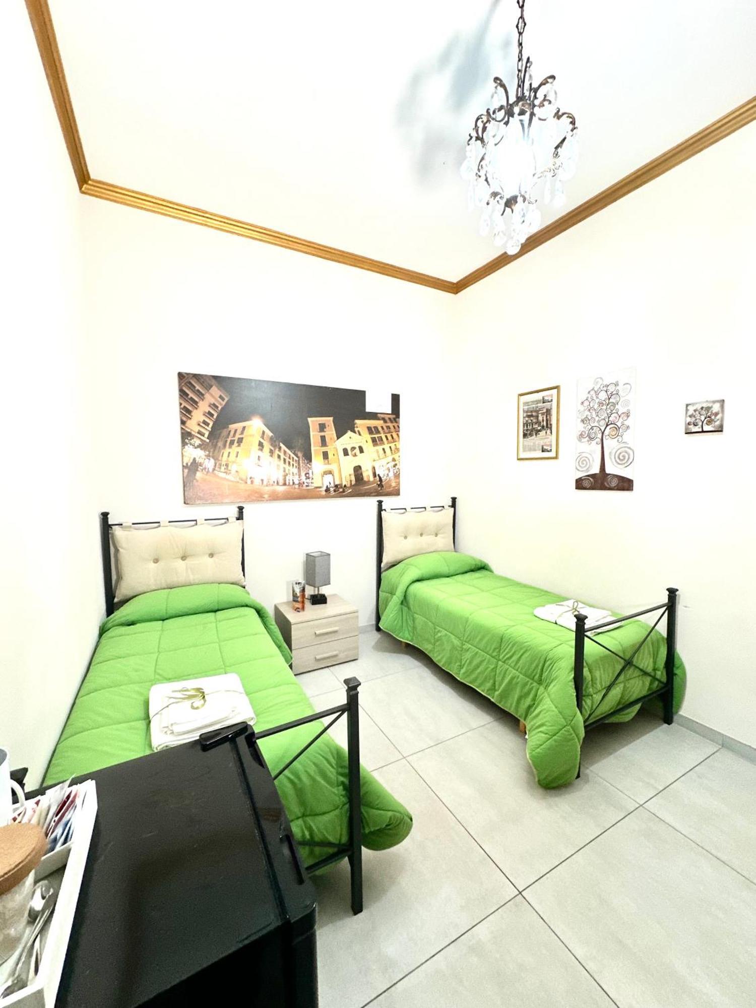 살레르노 Tuttoincentro B&B 외부 사진