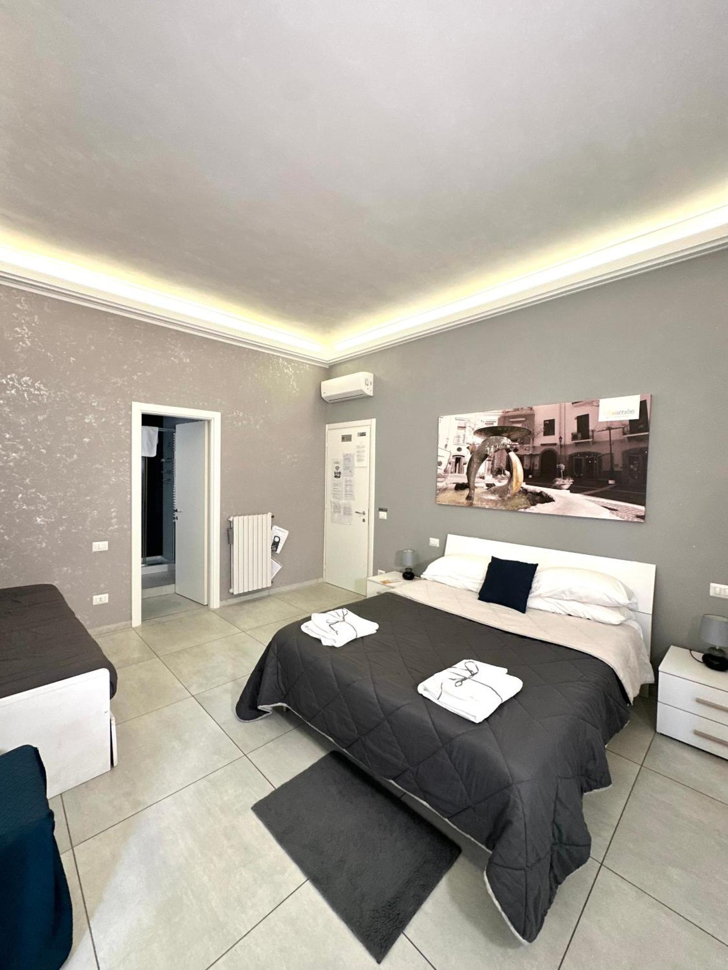 살레르노 Tuttoincentro B&B 외부 사진